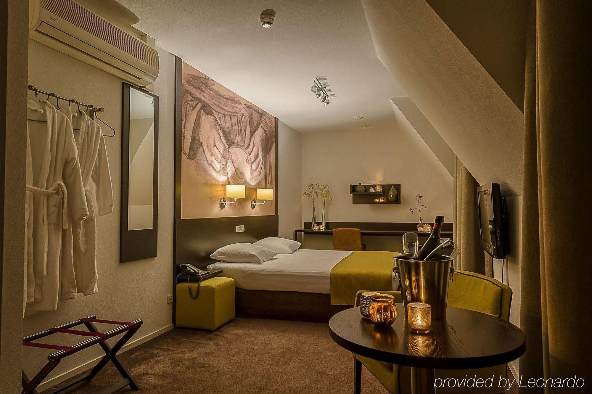 Parkhotel Auberge Vincent Nuenen Ruang foto