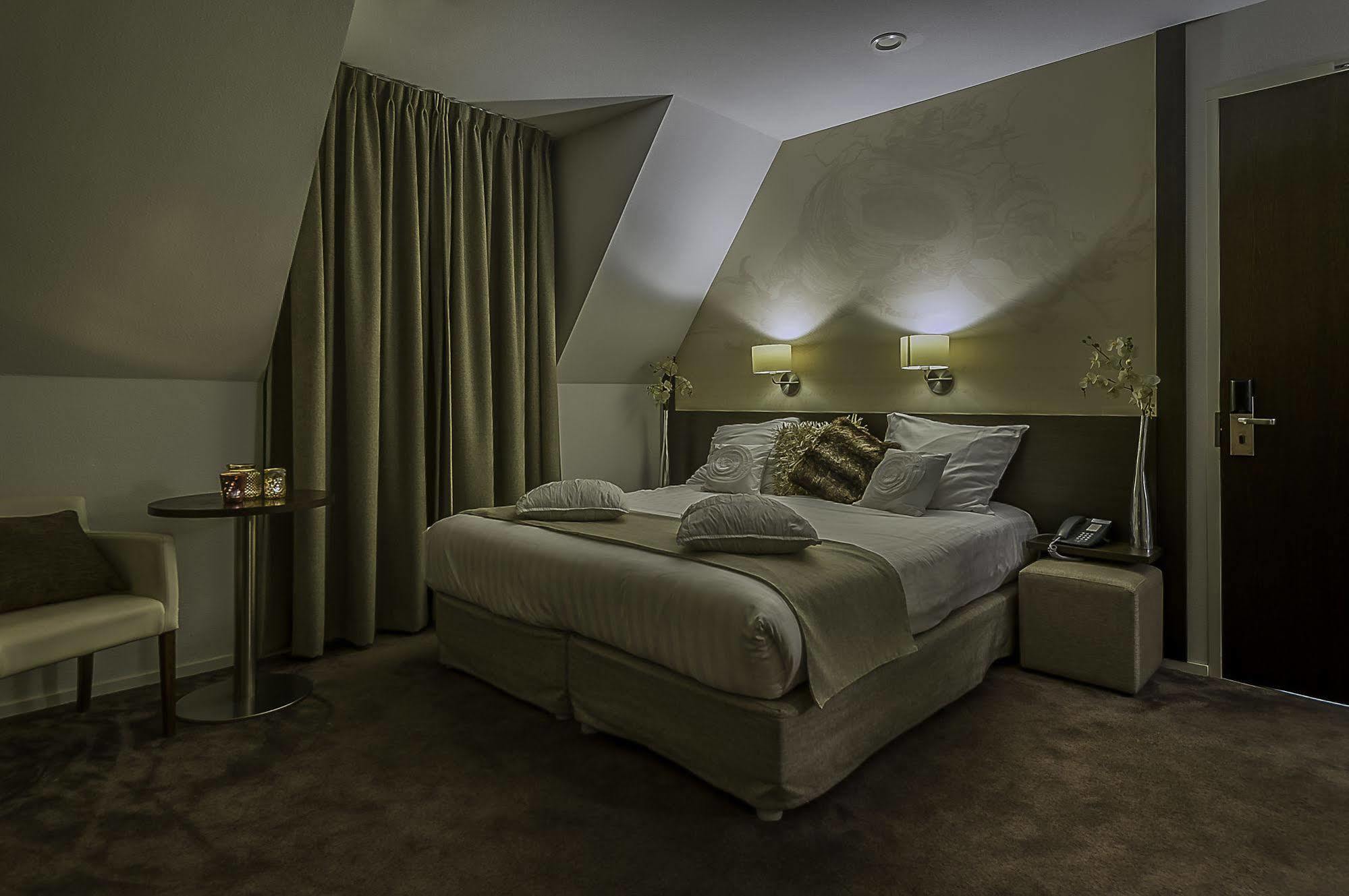 Parkhotel Auberge Vincent Nuenen Bagian luar foto