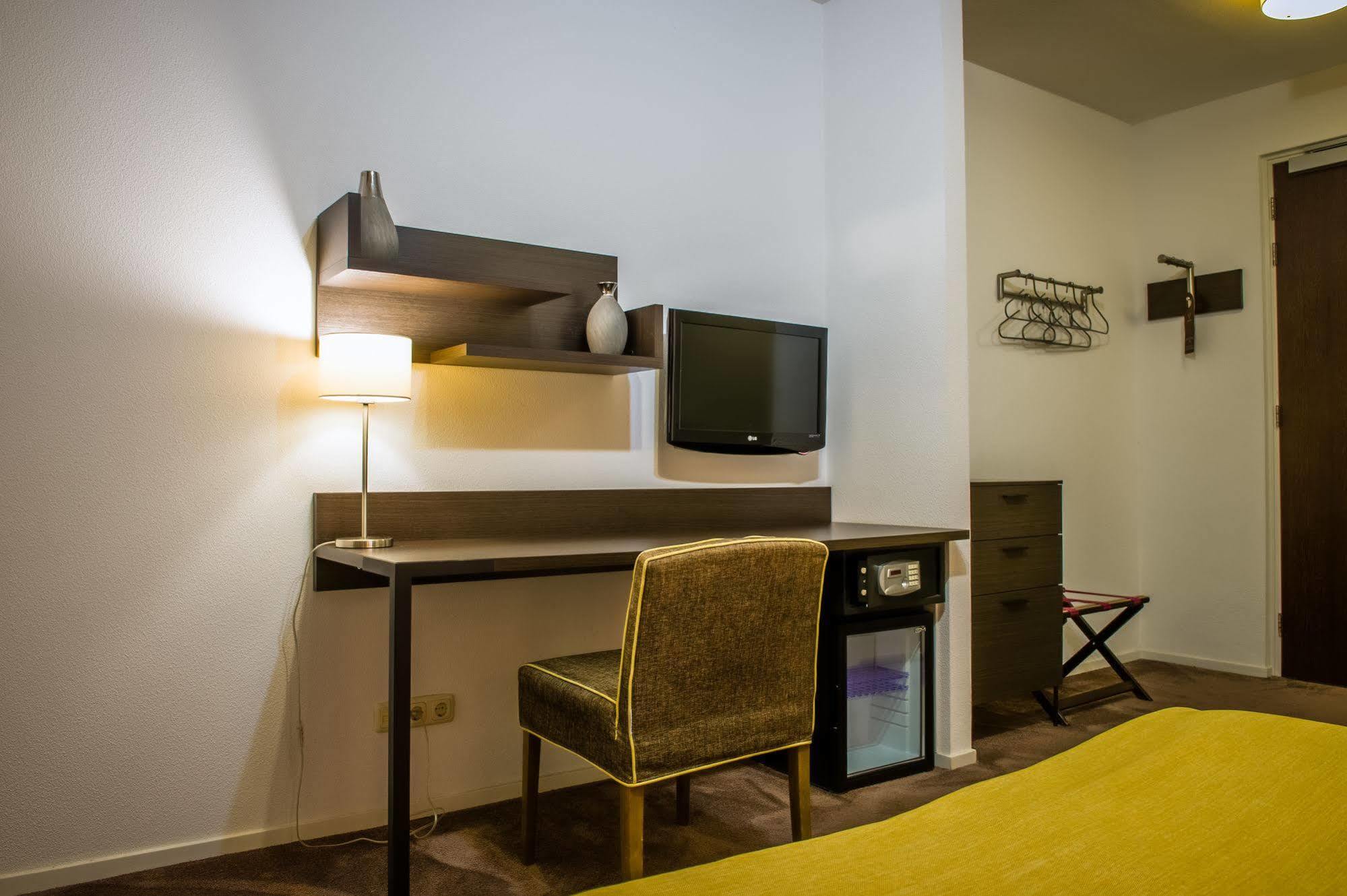 Parkhotel Auberge Vincent Nuenen Bagian luar foto